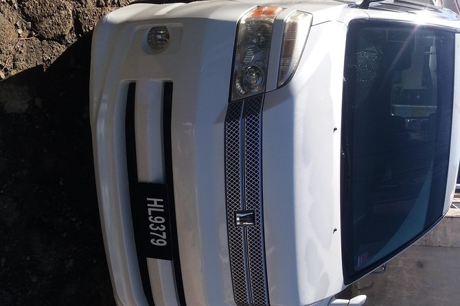 Airport Round-trip Transfer St. Lucia - Vehicle comfort and driver service
