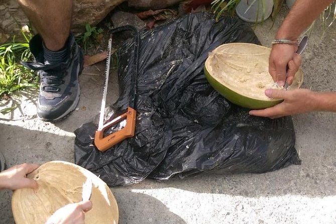 DIY Craft Your Own wooden Bowl : from a calabash fruit! - Trouya Beach gives the class its character