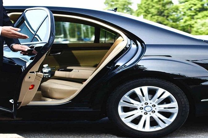 International Airport VIP Service(Expedited Arrival)& Free Transfer - No waiting - Booking details that matter before you pay