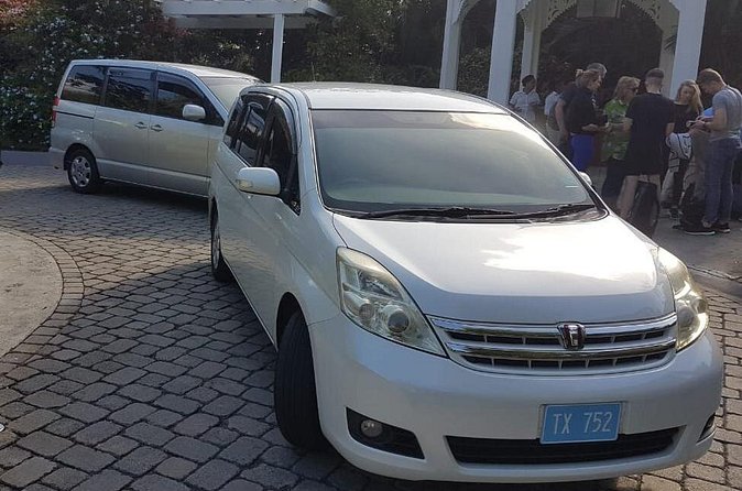 Private Airport Transfer From Uvf To All Resorts-Complimentary Beers & Water - Drivers who add a local touch