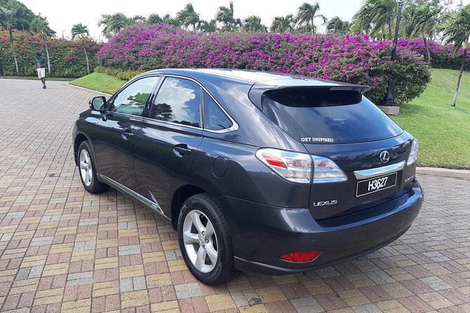Private Car transfer from Hewanorra International Airport (UVF) - Meeting your driver inside Hewanorra Airport
