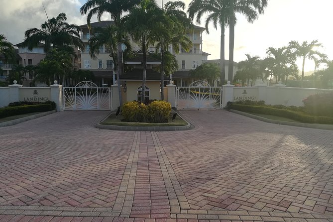 St Lucia Airport Transfer to The Landings - Hewanorra (UVF) & GFL Airport (SLU) - Who should book this St. Lucia transfer?