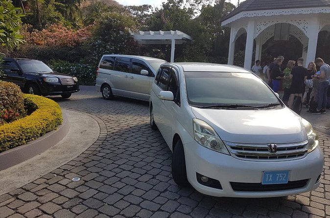 St. Lucia Airport Transfer (UVF) - Complimentary Coffee, Tea, Cold Beverages - The value of a private St. Lucia taxi