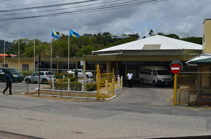 St Lucia Ground Transportation- Hotel and Airport Transfers UVF - Airport pickup and hotel departure