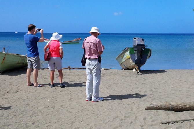 St Lucia Highlights Tour - Local food and craft stops can make the day feel personal