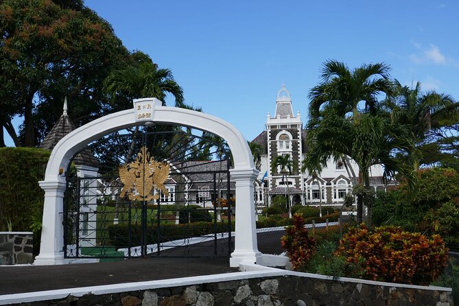 St Lucia Island Excursion Day Tour - The west coast road to Soufriere
