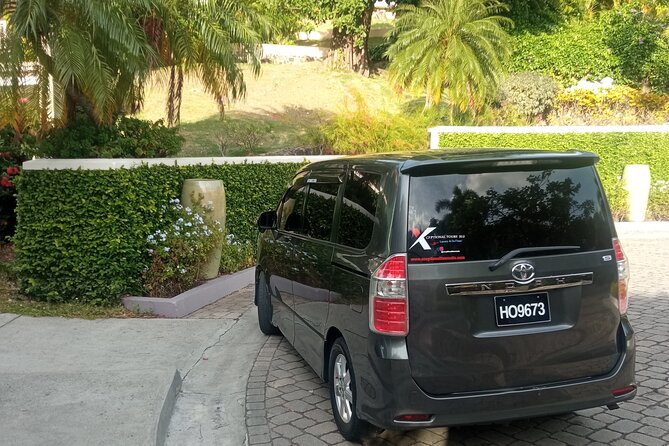 St. Lucia Private Airport Transfers from UVF (GROUPS of 4) - Who should book this transfer