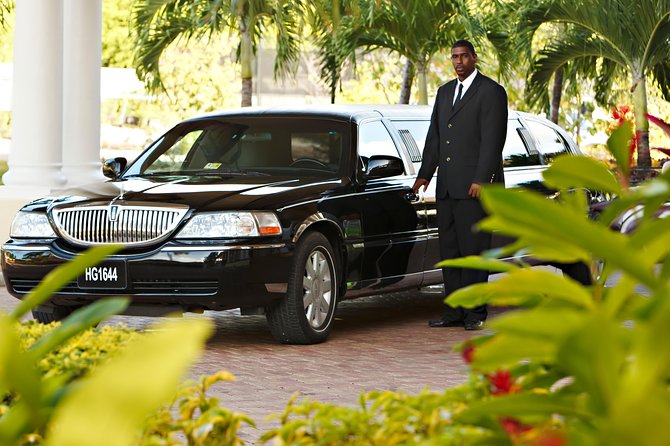 St Lucia Roundtrip Transfer: Hewanorra International Airport - Local information from drivers such as Alvin