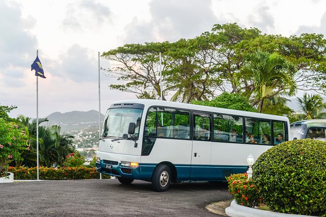 St Lucia Roundtrip Transfer: Hewanorra International Airport - What the shared ride feels like
