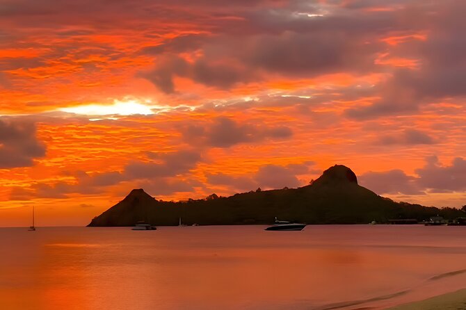 St Lucia Sunset Bar Hop: Island Rhythms - Boardwalk Bar closes the evening by the marina