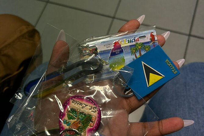 St. Lucia UVF Airport Transfers - Roundtrip with Free Souvenirs - Why private transport can make sense in St. Lucia